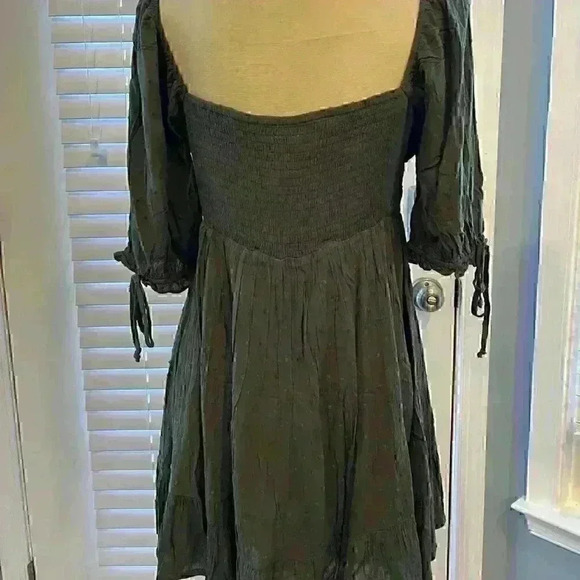 NWT Francesca’s Mi Ami Floral Ruffle Chiffon Mini Dress Green - Picture 2 of 6